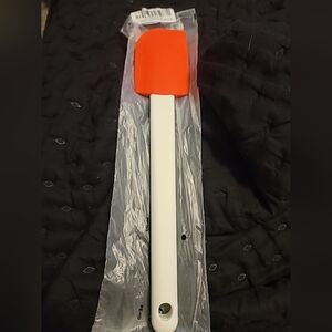 Tupperware Classic Silicone Spatula 10.75" Chili Red w/ white Handle New